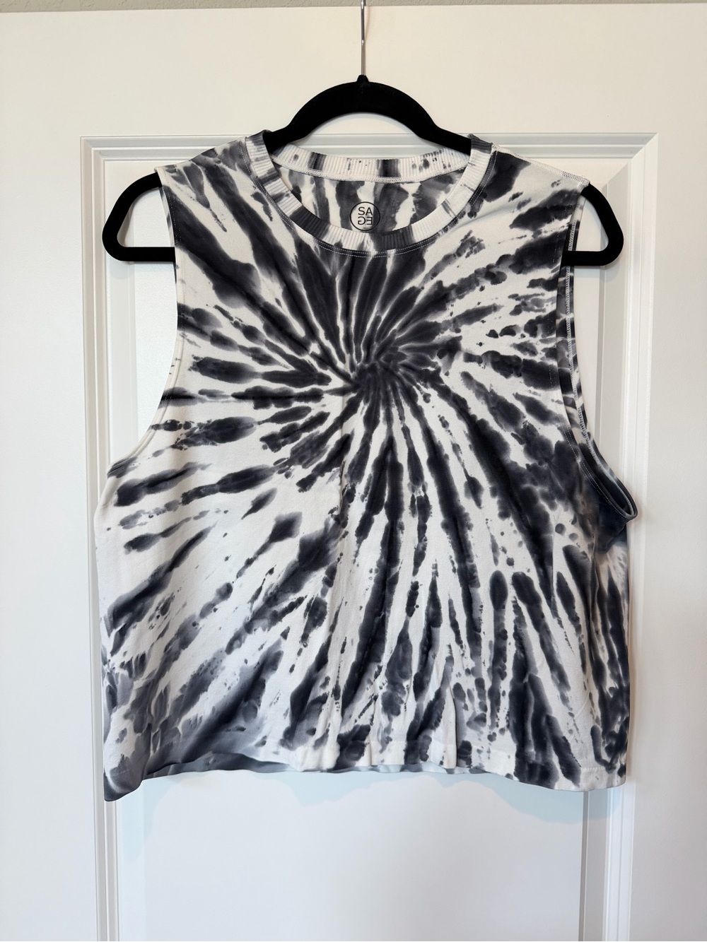 Sleeveless Tie-Dye Crop Top - Black & White